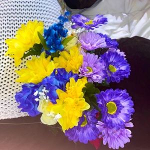 2 beautiful silk high end flowers silk.